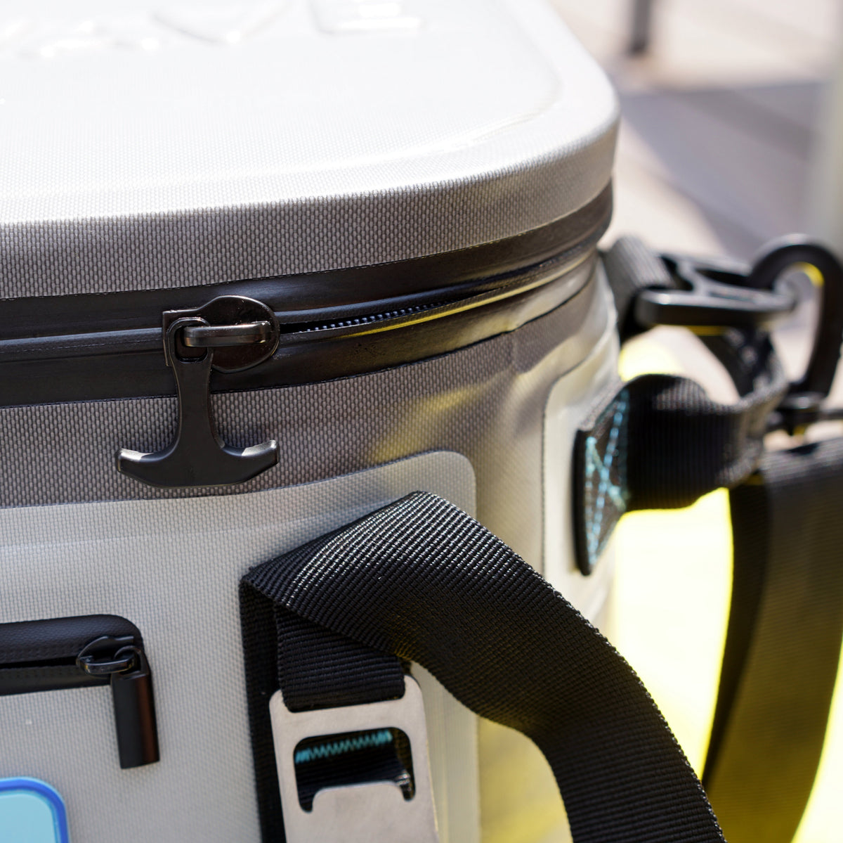 New Wave Soft Cooler - 20 Can